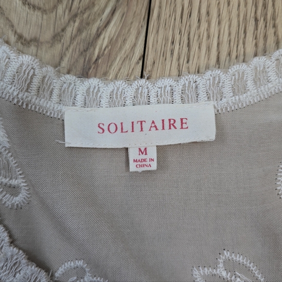 Solitaire Beige White Lace Half Sleeve Blouse Medium - Picture 3 of 8